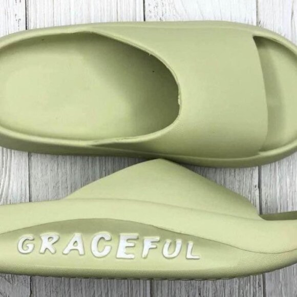 Womens Slides Small New Green Slipper Sandals‎ Shower Slip On House Shoes - Picture 3 of 5